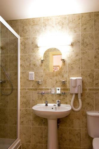 The Roebuck Inn - Relaxinnz Harrietsham Bilik gambar